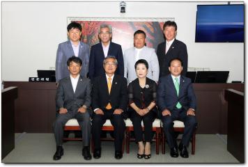 제7대 전반기 의회운영위원회 단체사진